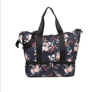 LeSportsac Dakota Large Deluxe Overnight Bag Roses Dual Handles Adjustable Strap
